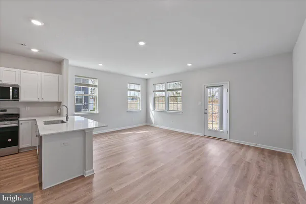 $2,725 | 15 Alexander Way, Westampton, NJ 08060