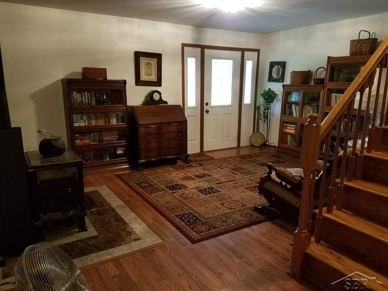 6760 South Steel Road St. Charles, MI 48655 - Photo 6 of 43 Living Room
