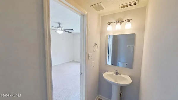 $1,225 | 331 Bracken Place, Jacksonville, NC 28540