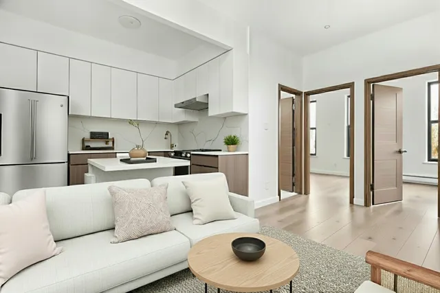 $4,700 | 983 Manhattan Avenue, Unit 2R | Greenpoint