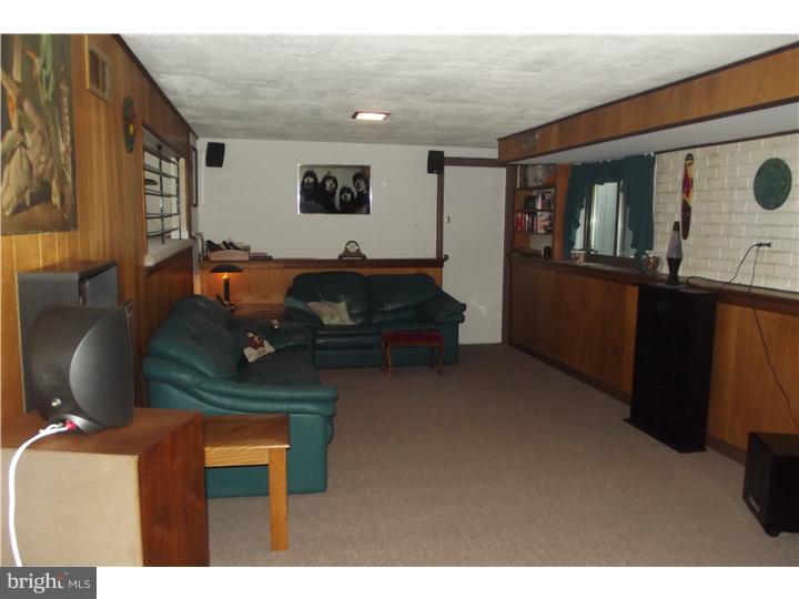 723 Cypress Road Warminster, PA 18974 - Photo 14 of 20 Gallery Image 14