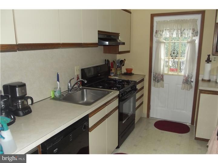 723 Cypress Road Warminster, PA 18974 - Photo 7 of 20 Gallery Image 7