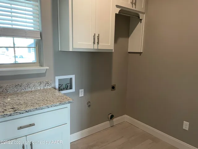 a view of a backyard with green space