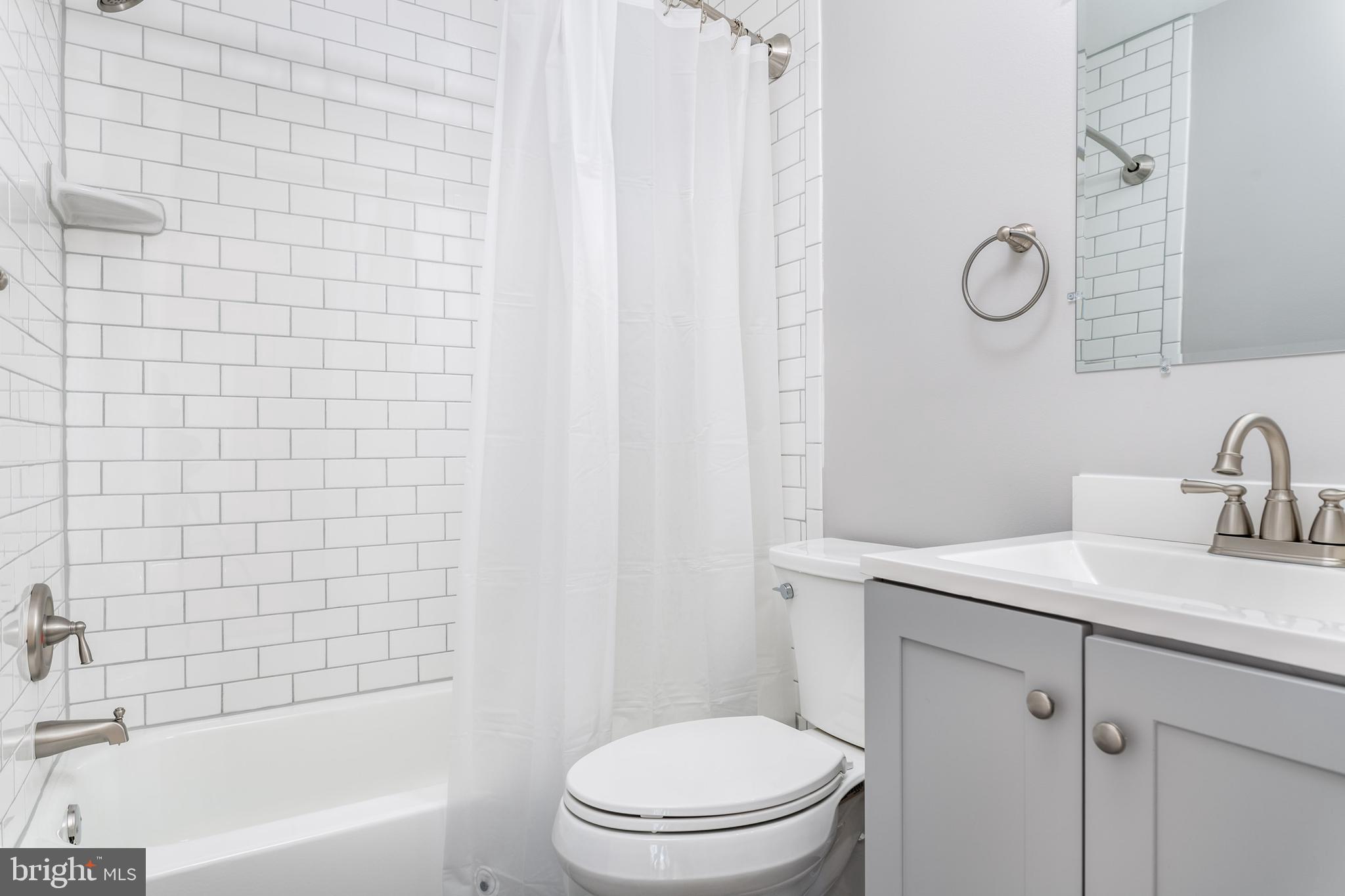 24 Rampart Drive Chesterbrook, PA 19087 - Photo 13 of 27 En Suite Main Bathroom.