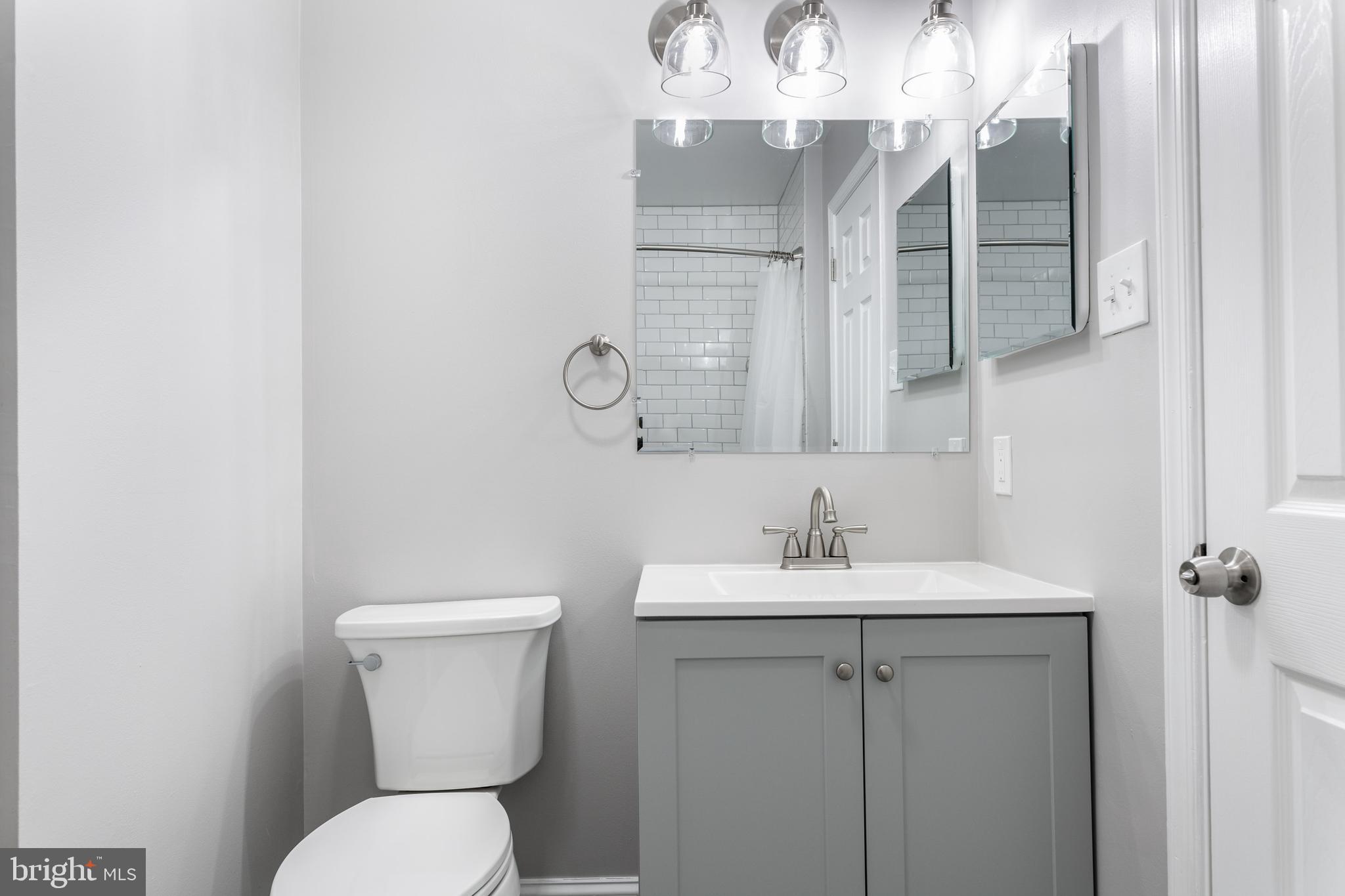 24 Rampart Drive Chesterbrook, PA 19087 - Photo 17 of 27 Hall Bathroom.