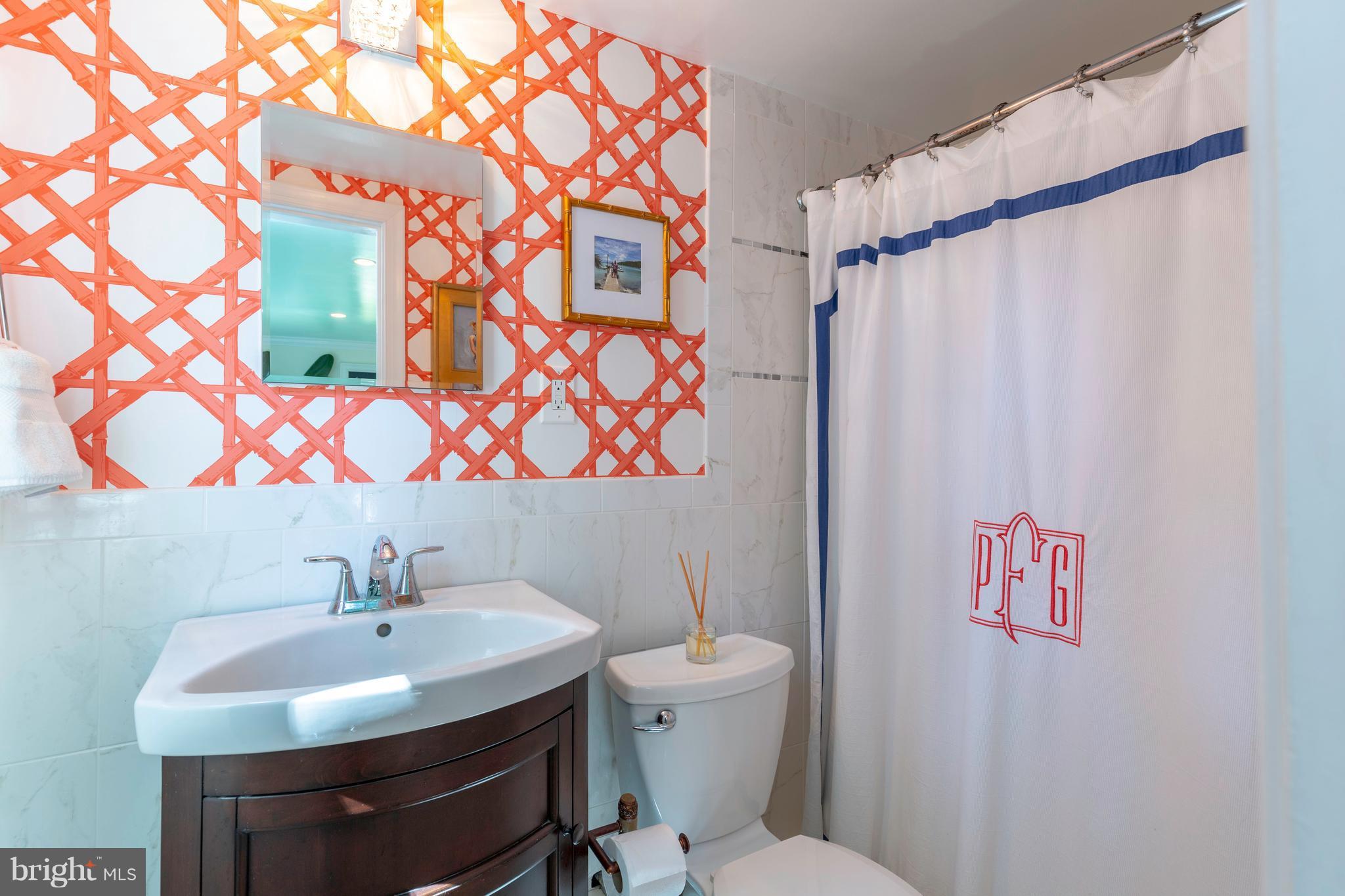 2614 Ogleton Road Annapolis, MD 21403 - Photo 12 of 30 Full bath on main level