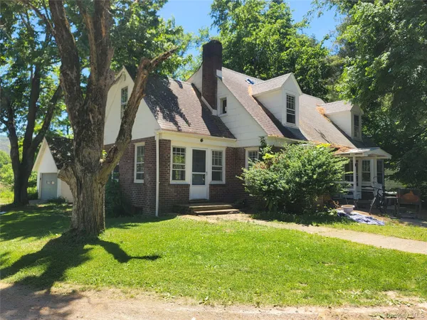 $2,100 | 6779 United States Rte 209, Kerhonkson, NY 12446