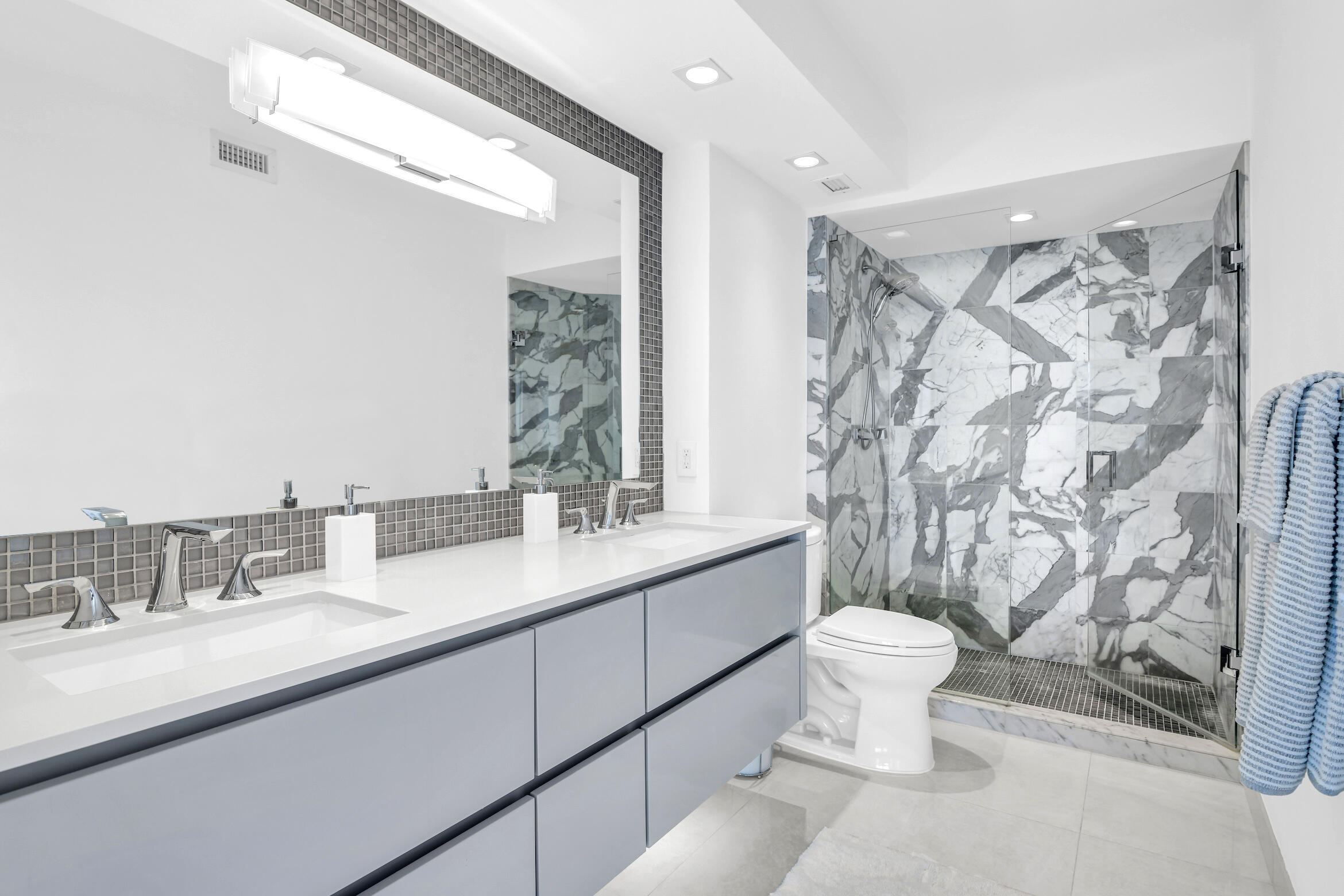 500 South Ocean Boulevard, Unit 2008 Boca Raton, FL 33432 - Photo 20 of 54 Primary bathroom