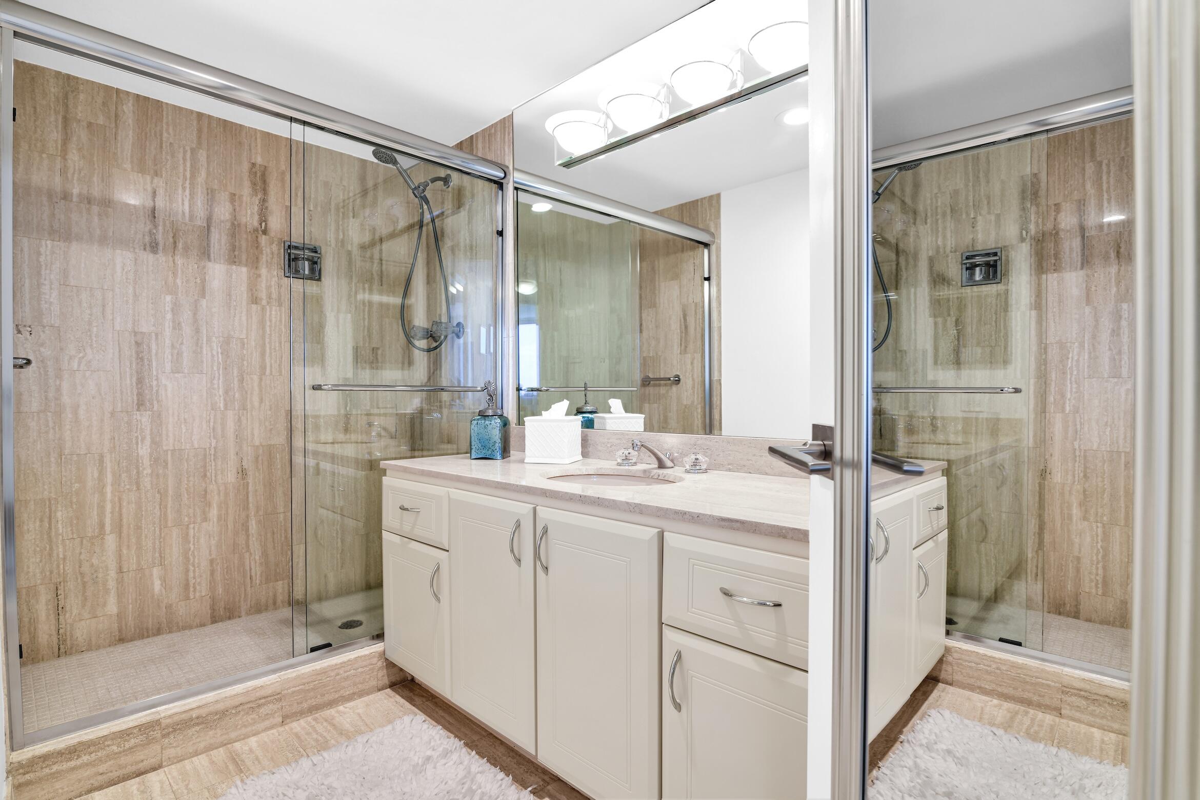 500 South Ocean Boulevard, Unit 2008 Boca Raton, FL 33432 - Photo 27 of 54 Third bathroom