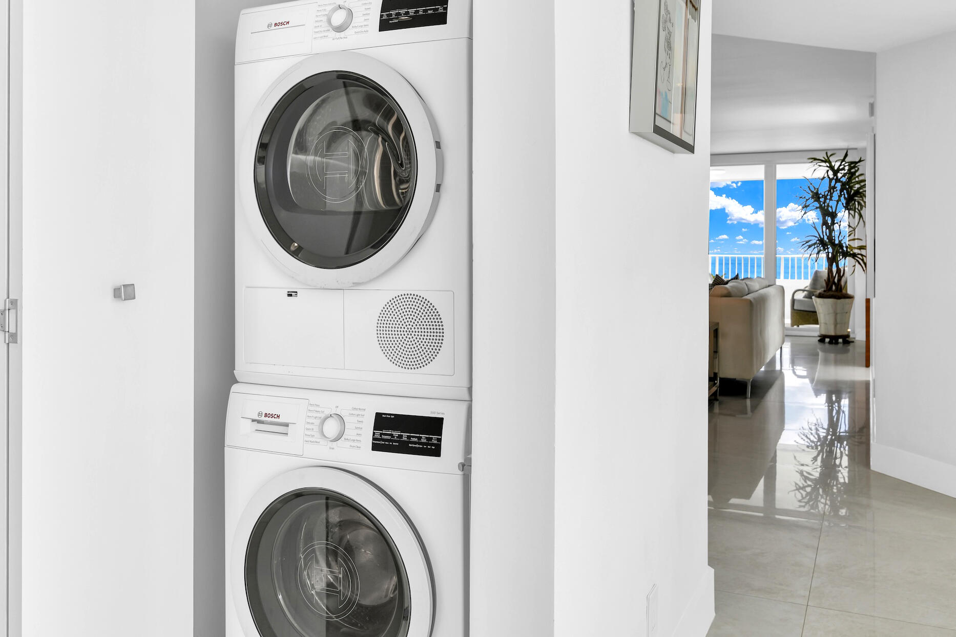 500 South Ocean Boulevard, Unit 2008 Boca Raton, FL 33432 - Photo 28 of 54 Washer and Dryer