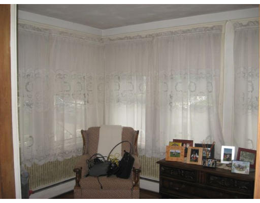 189 Manthorne Road Boston, MA 02132 - Photo 8 of 16 Gallery Image 8