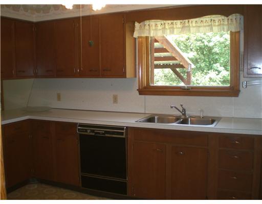 195 Halfway Road Jamestown, PA 16134 - Photo 3 of 10 Kitchen.