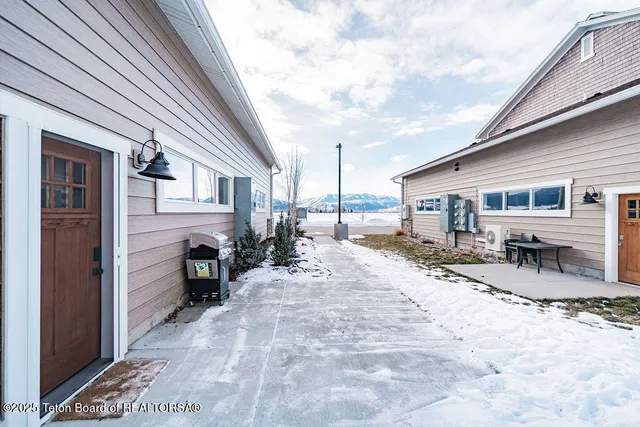 $379,000 | 181 Stonefly Lane, Swan Valley, ID 83449