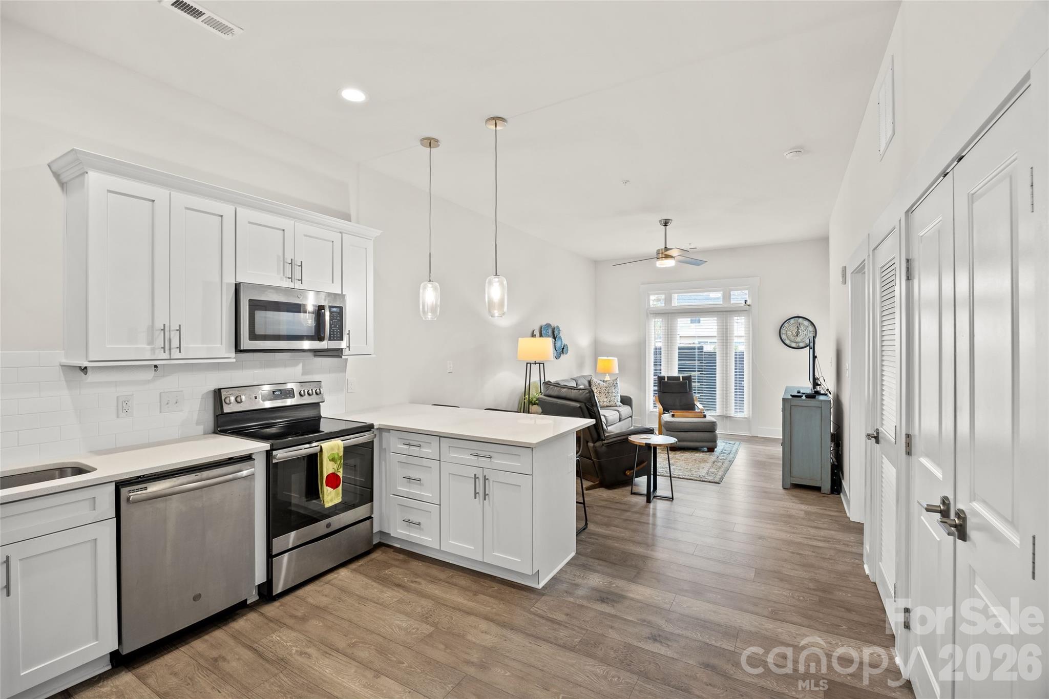 935 McAlway Road, Unit 102 Charlotte, NC 28211 - Photo 11 of 41