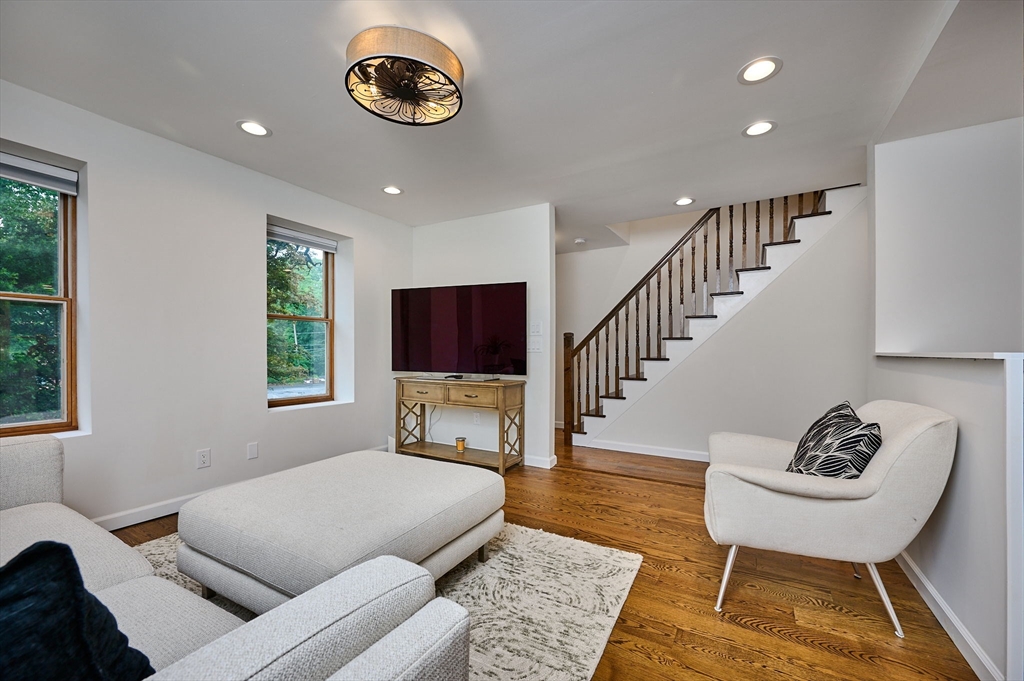 325 Riverside Drive Northampton, MA 01062 - Photo 11 of 36