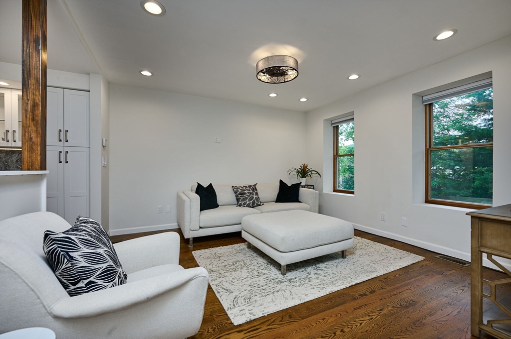 325 Riverside Drive Northampton, MA 01062 - Photo 12 of 36