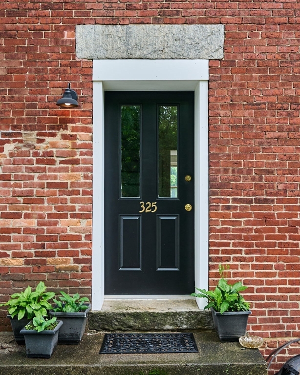 325 Riverside Drive Northampton, MA 01062 - Photo 2 of 36