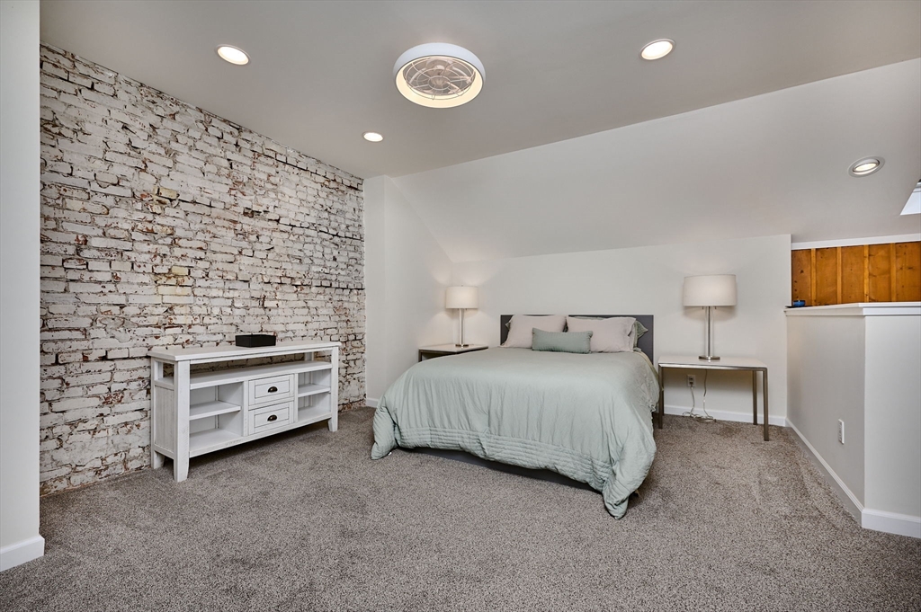 325 Riverside Drive Northampton, MA 01062 - Photo 22 of 36