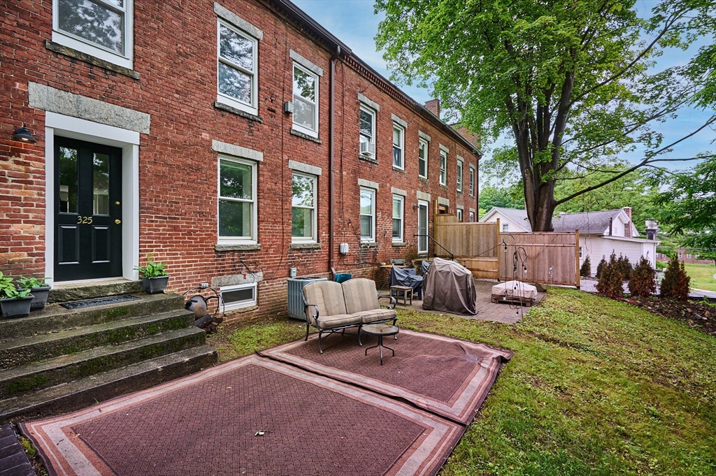 325 Riverside Drive Northampton, MA 01062 - Photo 3 of 36