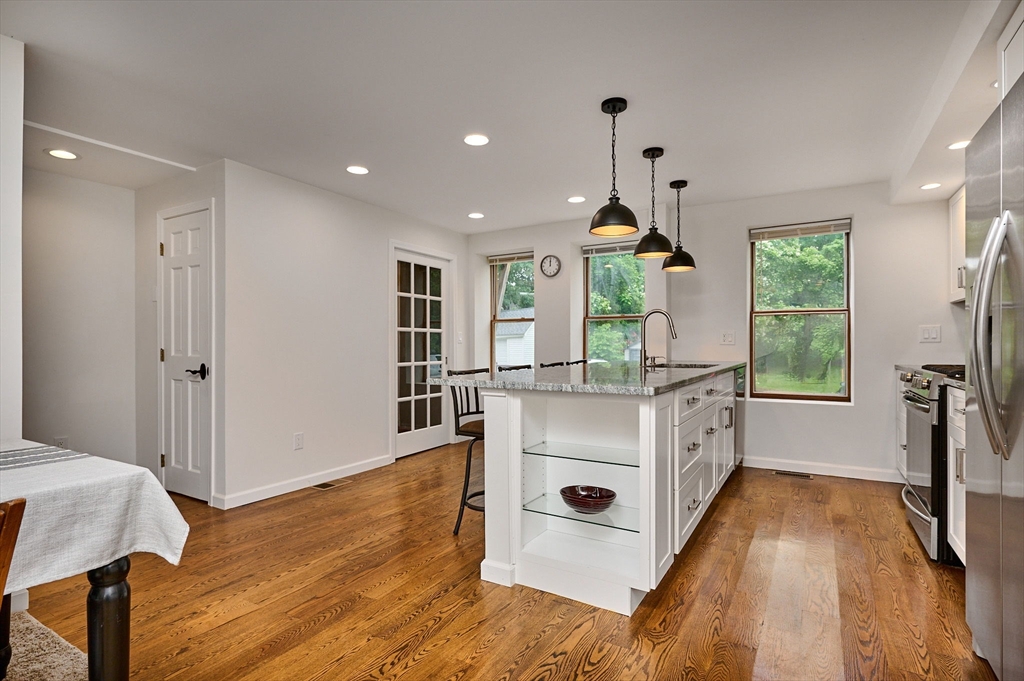 325 Riverside Drive Northampton, MA 01062 - Photo 7 of 36