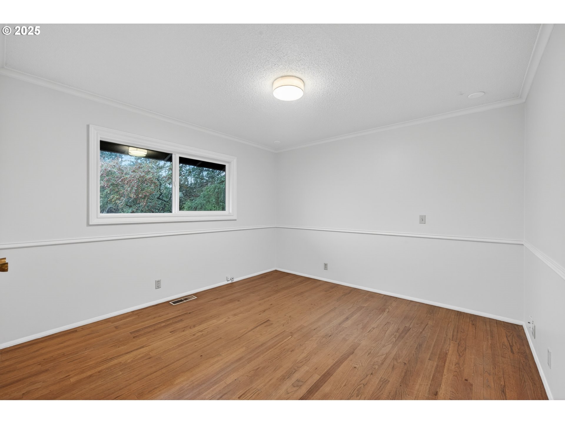 8920 Southwest Jamieson Road Portland, OR 97225 - Photo 15 of 19 Gallery Image 15