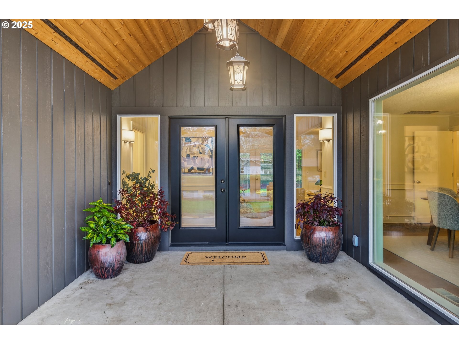 8920 Southwest Jamieson Road Portland, OR 97225 - Photo 3 of 19 Gallery Image 3