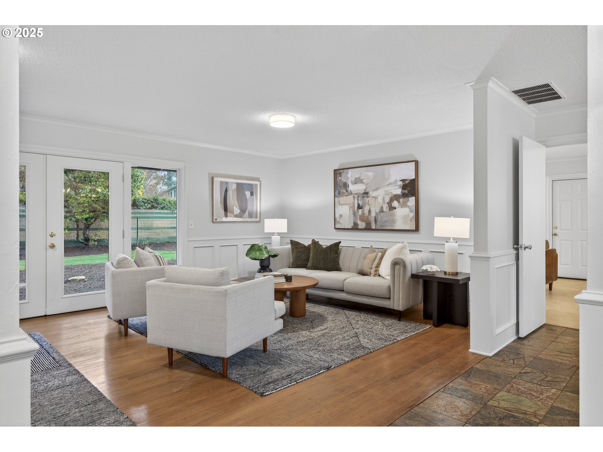 8920 Southwest Jamieson Road Portland, OR 97225 - Photo 4 of 19 Gallery Image 4
