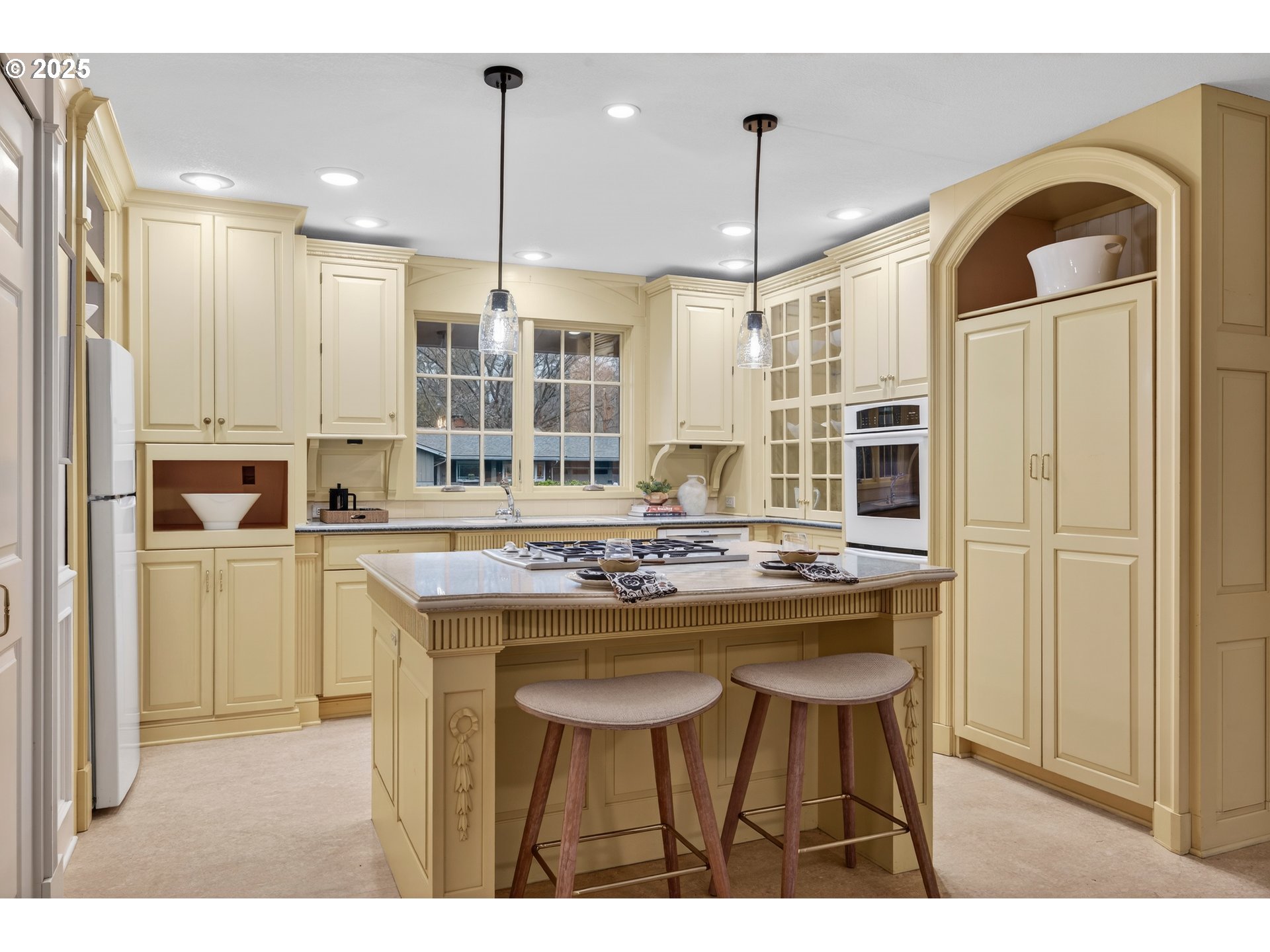 8920 Southwest Jamieson Road Portland, OR 97225 - Photo 7 of 19 Gallery Image 7