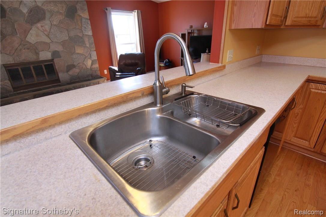 2861 Kilburn Court Rochester, MI 48306 - Photo 16 of 33 9.jpg