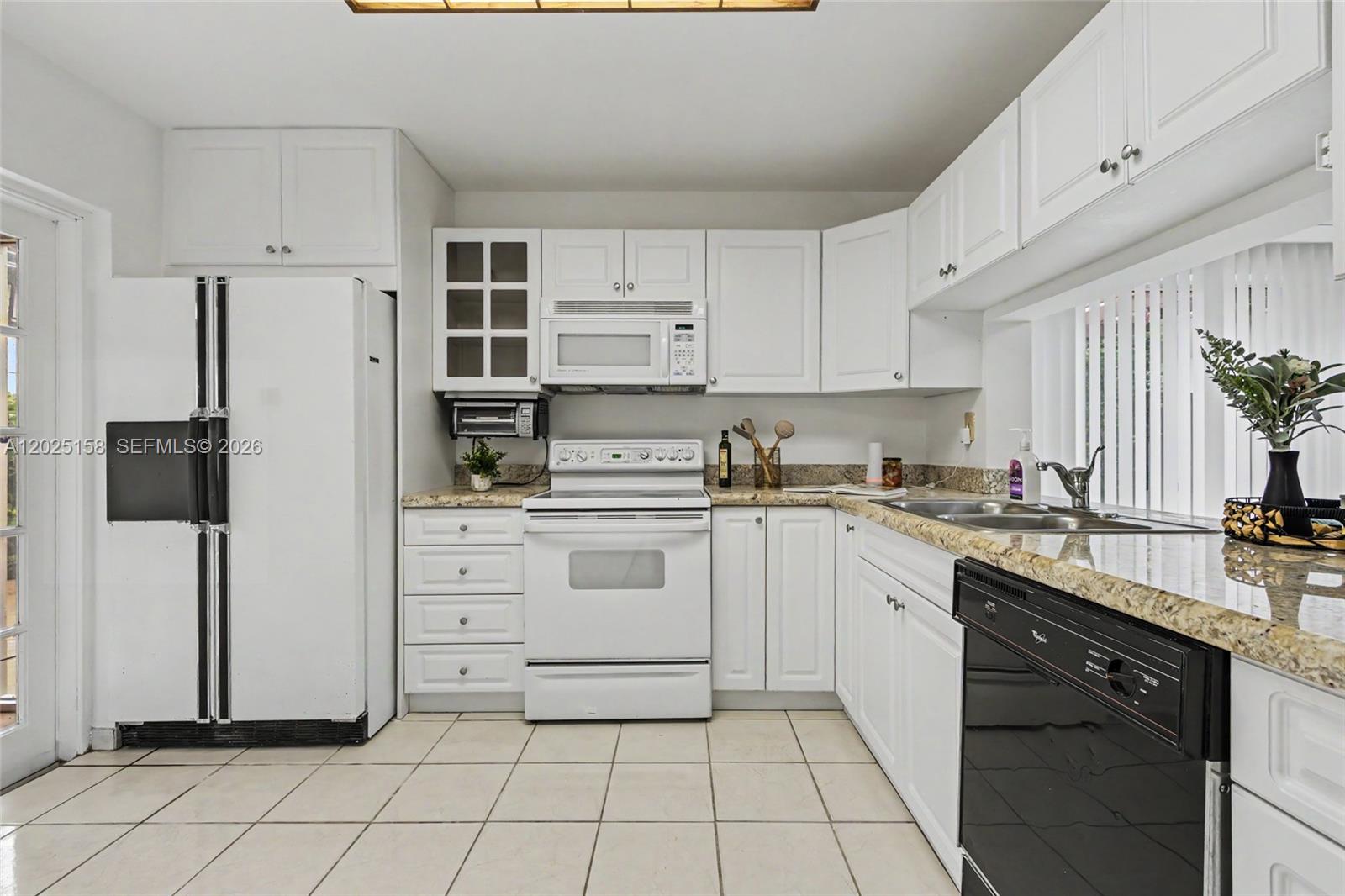 15033 Southwest 110th Terrace Miami, FL 33196 - Photo 9 of 38