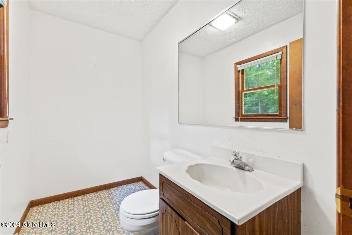 152 Butler Road Moreau, NY 12831 - Photo 17 of 26 Primary Half Bathroom