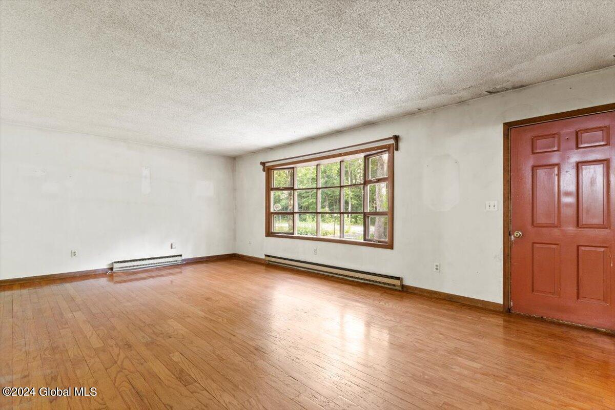 152 Butler Road Moreau, NY 12831 - Photo 6 of 26 Living room Hallway