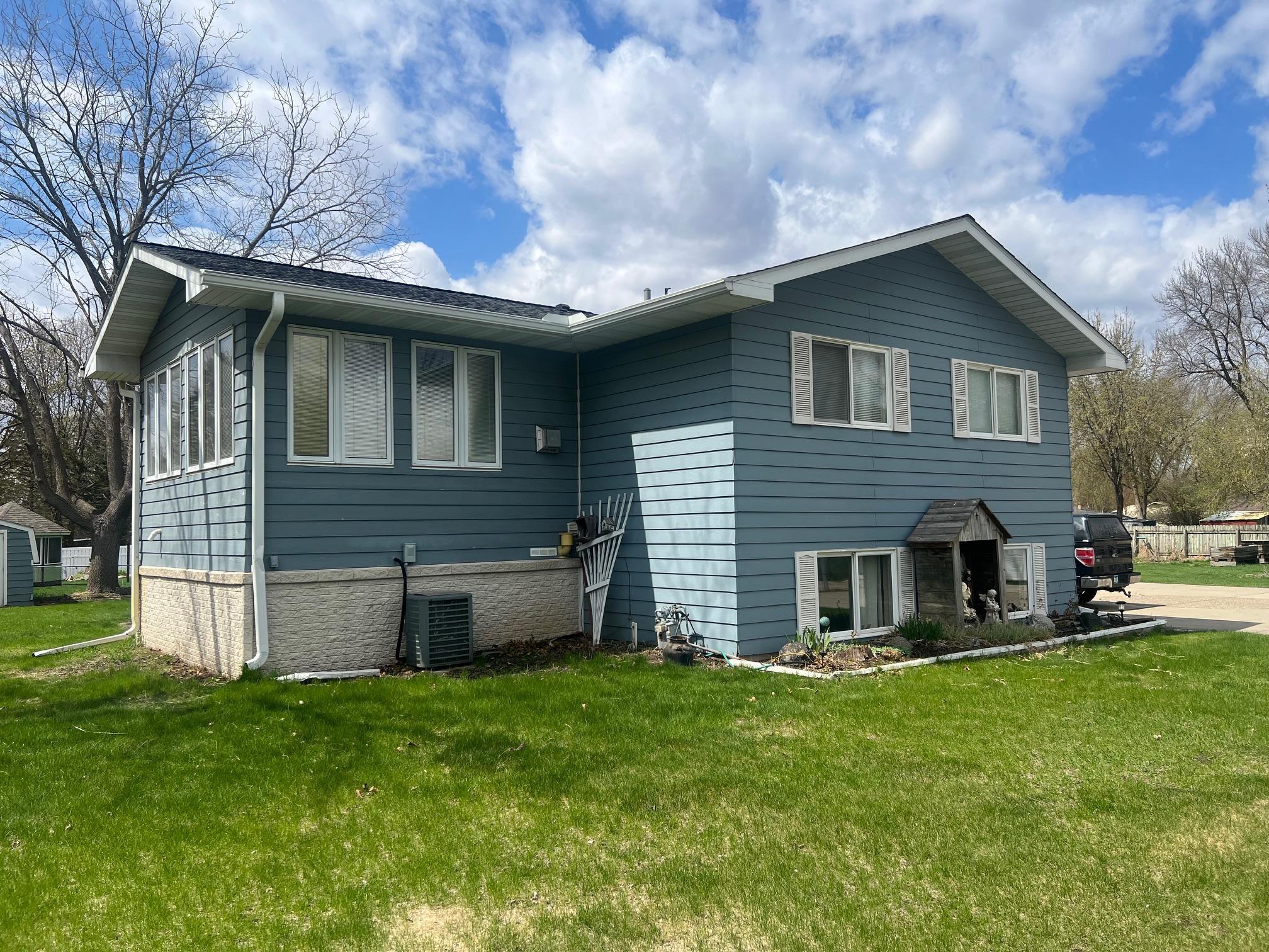 129 East Nelson Street Litchfield, MN 55355 - Photo 2 of 14