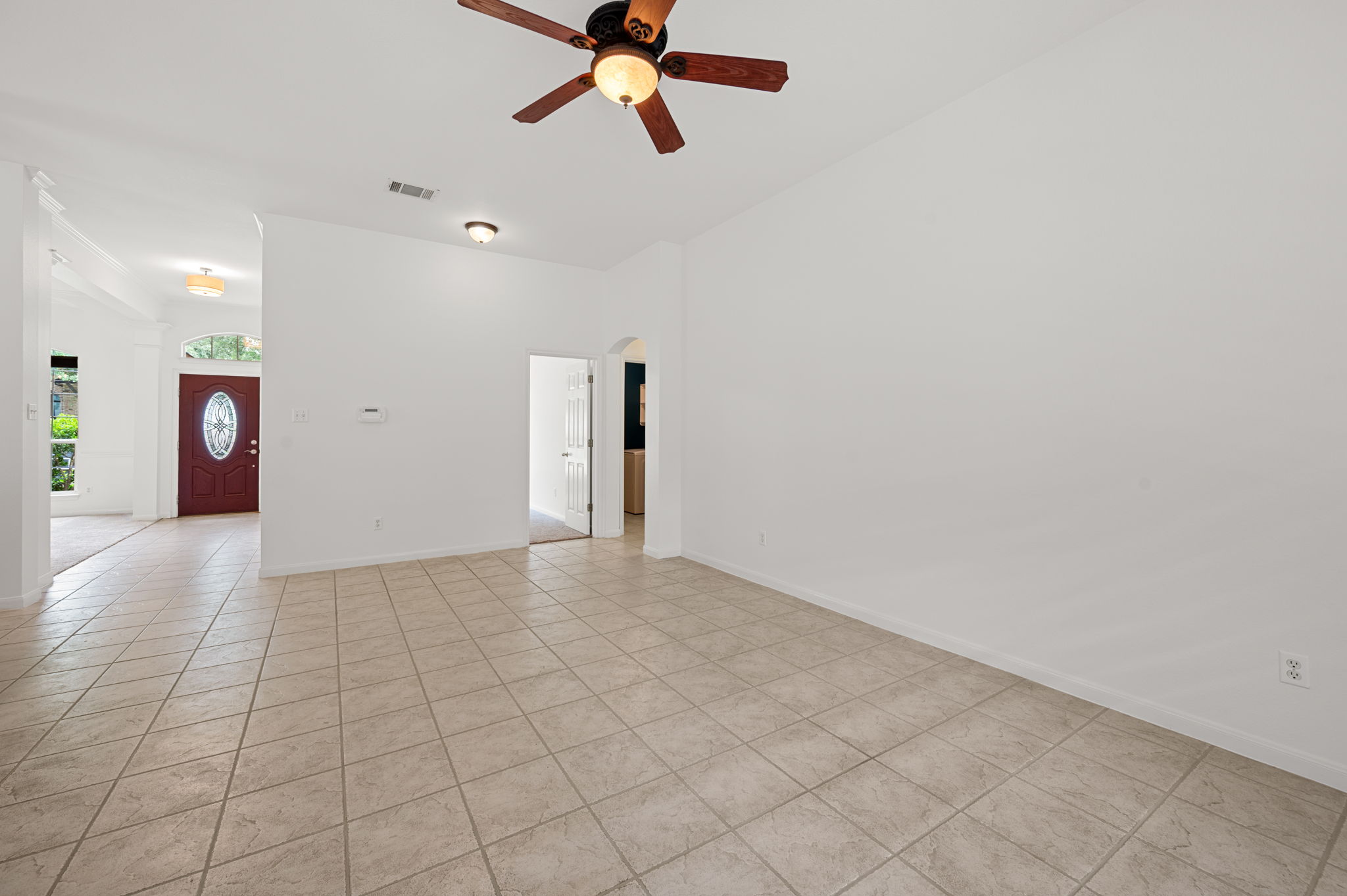 9201 La Siesta Bend Austin, TX 78749 - Photo 8 of 37 a view of an empty room