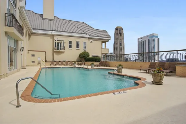 $429,000 | 3334 Peachtree Road Northeast, Unit 109, Atlanta, GA 30326