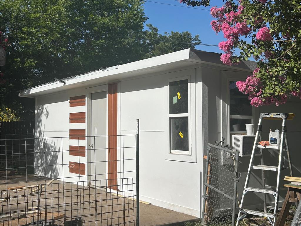 823 West 3rd Street Eddy, TX 76524 - Photo 13 of 15 Some photos are representative photos and/or digitally staged.