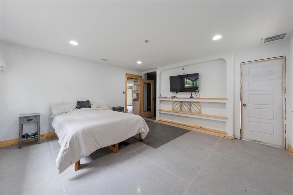 823 West 3rd Street Eddy, TX 76524 - Photo 6 of 15 Some photos are representative photos and/or digitally staged.