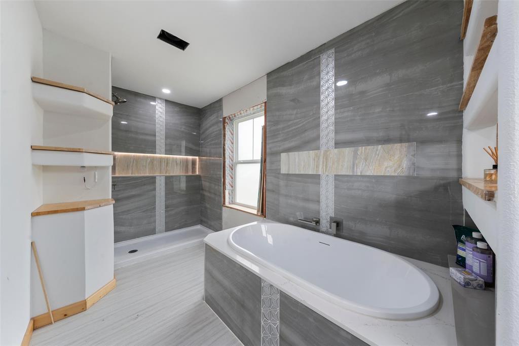 823 West 3rd Street Eddy, TX 76524 - Photo 8 of 15 Some photos are representative photos and/or digitally staged.