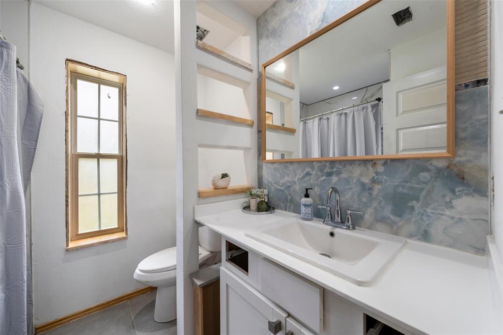 823 West 3rd Street Eddy, TX 76524 - Photo 9 of 15 Some photos are representative photos and/or digitally staged.