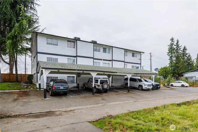 $1,815,000 | 23110 30th Avenue South, Des Moines, WA 98198