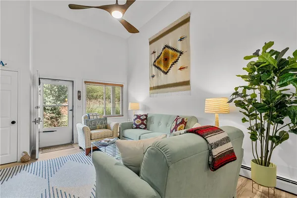 $3,000 | 26 West Narragansett Avenue, Unit 6, Newport, RI 02840