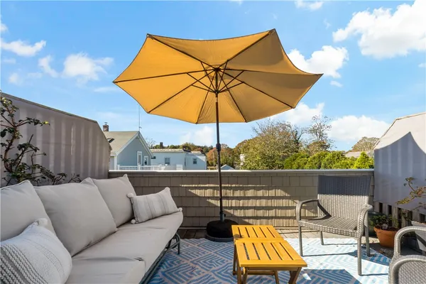 $3,000 | 26 West Narragansett Avenue, Unit 6, Newport, RI 02840