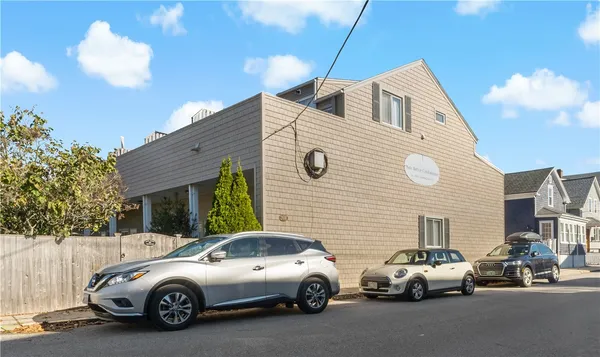 $3,000 | 26 West Narragansett Avenue, Unit 6, Newport, RI 02840