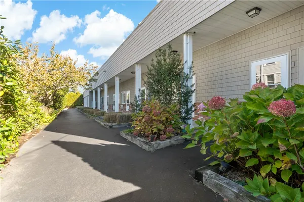 $3,000 | 26 West Narragansett Avenue, Unit 6, Newport, RI 02840