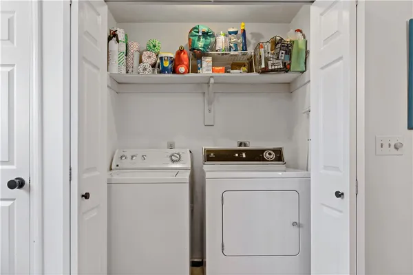 $3,000 | 26 West Narragansett Avenue, Unit 6, Newport, RI 02840