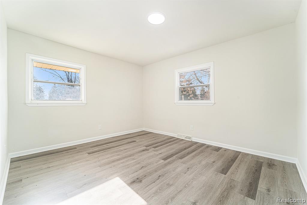 24614 Taft Road Novi, MI 48375 - Photo 17 of 28