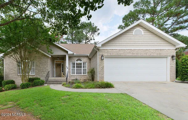 $2,300 | 35 Bedford Circle, Pinehurst, NC 28374