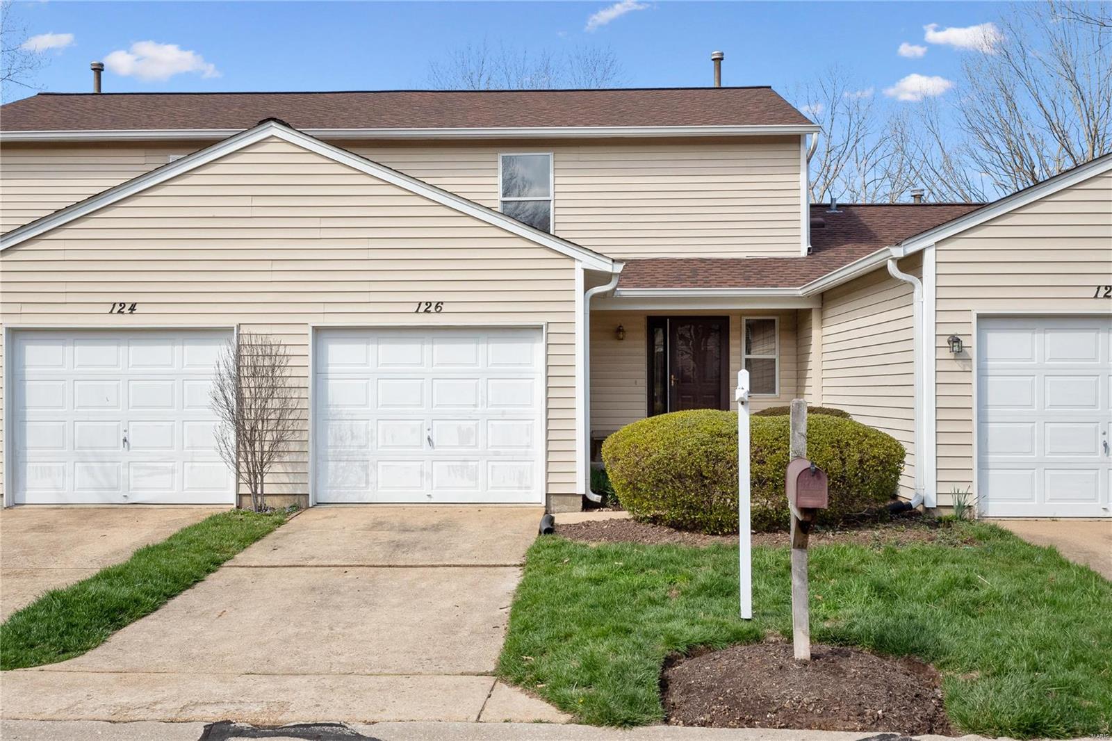 126 Cascade Terrace Drive Ballwin, MO 63021 - Photo 2 of 21 Gallery Image 2