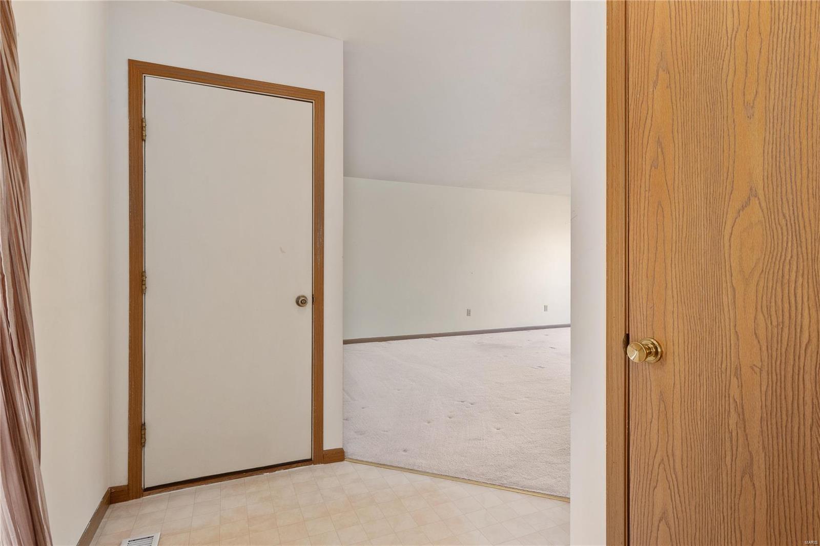 126 Cascade Terrace Drive Ballwin, MO 63021 - Photo 5 of 21 Gallery Image 5