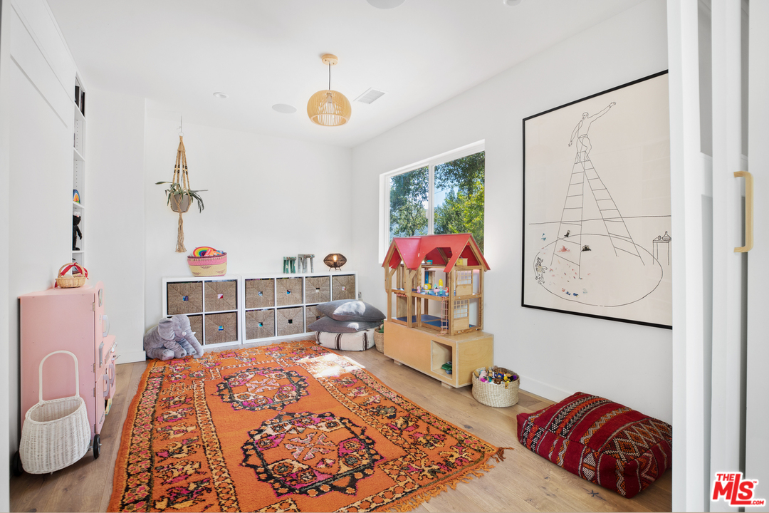 21263 Entrada Road Topanga, CA 90290 - Photo 11 of 34